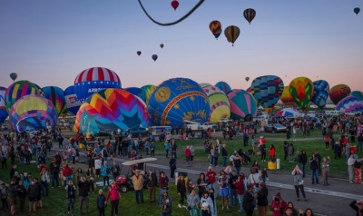 Hot air balloon hits radio tower causing it to collapse in US - in second hit in recent years