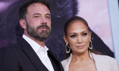 Jennifer Lopez files for divorce from Ben Affleck