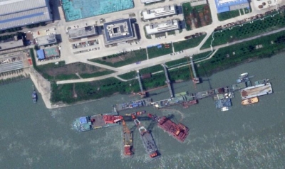 Satellite images show China&#039;s new nuclear submarine sinking during construction, says US official