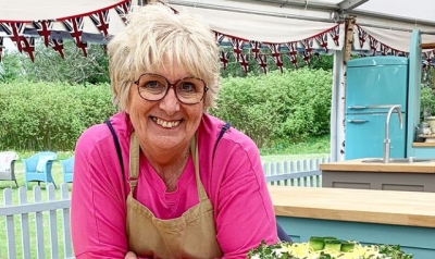 Great British Bake Off contestant Dawn Hollyoak dies